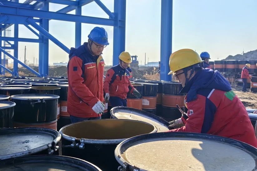 沈阳聚鼎机器人制造有限责任公司(H5网站)東營闆(pǎn)塊組織開展(zhǎn)振華化工火(huǒ)炬區廢舊物(wu)品清理會戰(zhàn)